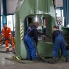 Travail avec une presse hydraulique de 4000 tonnes